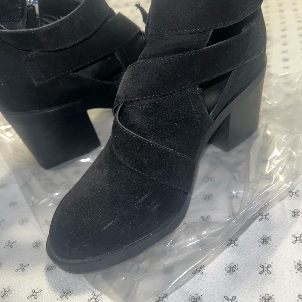 Topshop Suede Black Heeled Boots Sleek Design